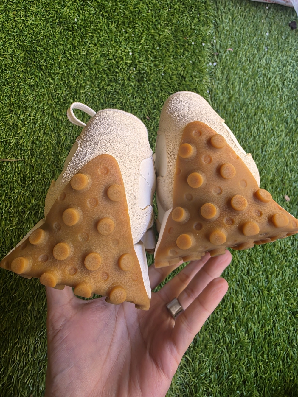 327 New Balance Cream & Tan Retro Runner Sneakers - Picture 5 of 7